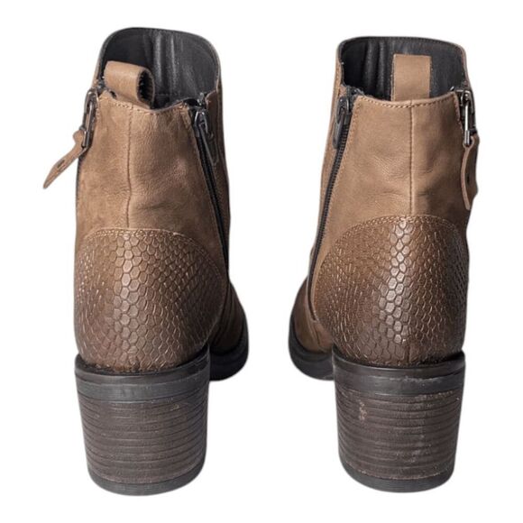 VINTAGE FOUNDRY CO Charlotte Brown Leather Ankle Boot Size 7.5 - Picture 5 of 9